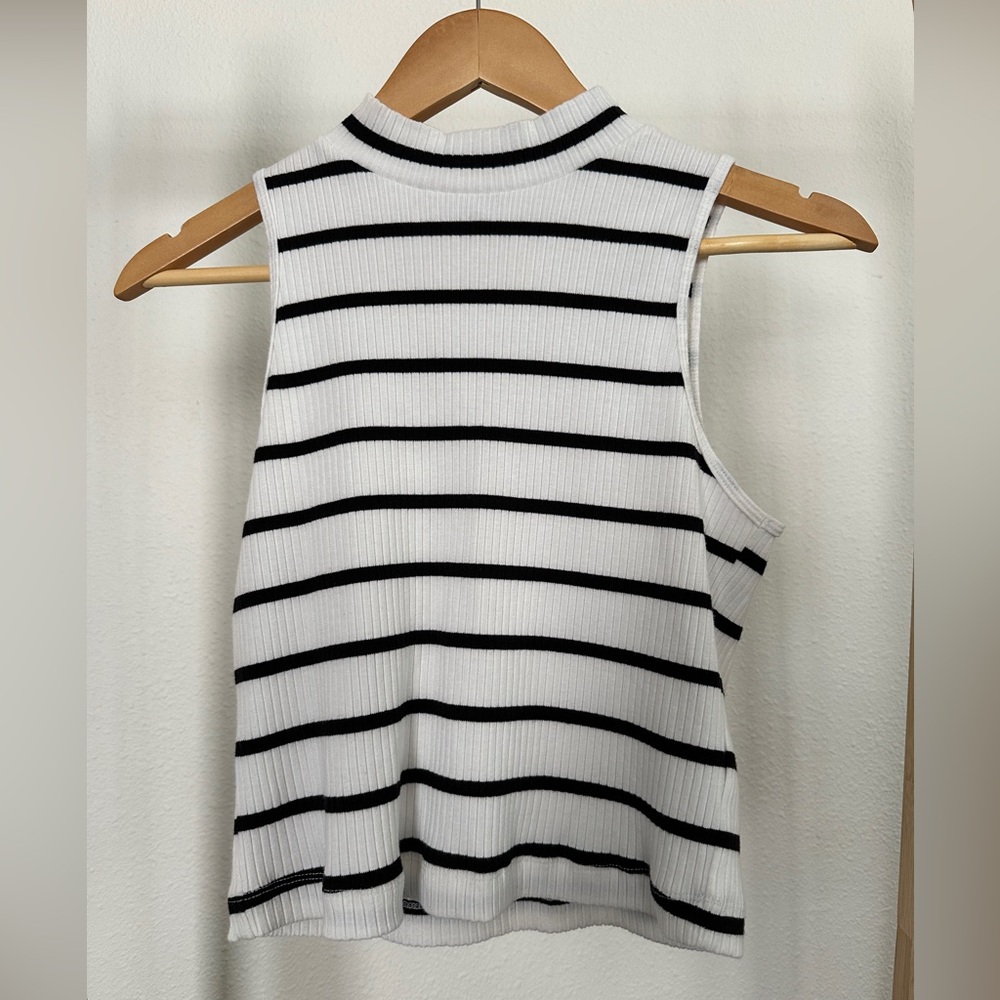 Black and white striped mock neck tank top - Sz Small